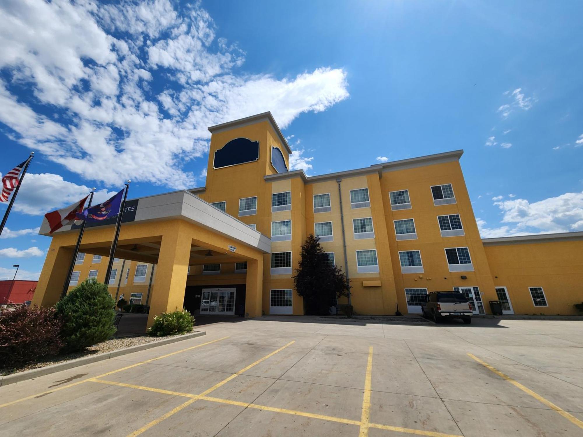 Highland Suites ไมน็อท ภายนอก รูปภาพ